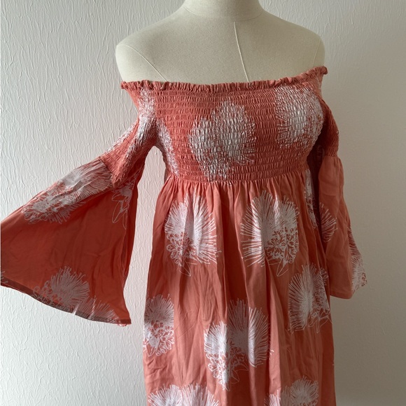 Kahulale’a Off Shoulder Peach/Pink Dress - Picture 2 of 4